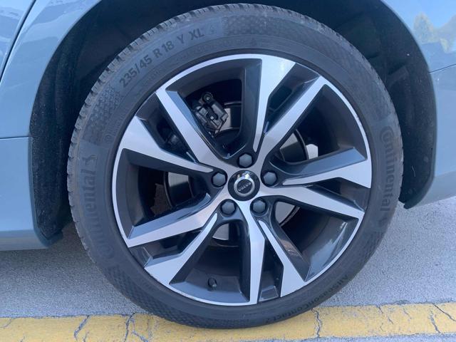VOLVO V60 B4 automatico Essential