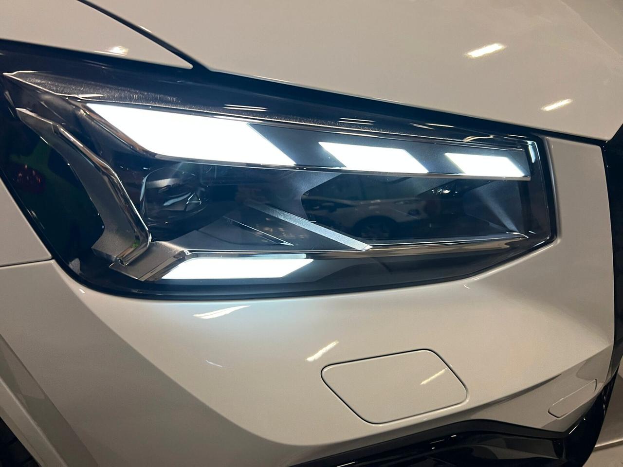 Audi Q2 30 TDI Identity Black - Veicolo Nuovo