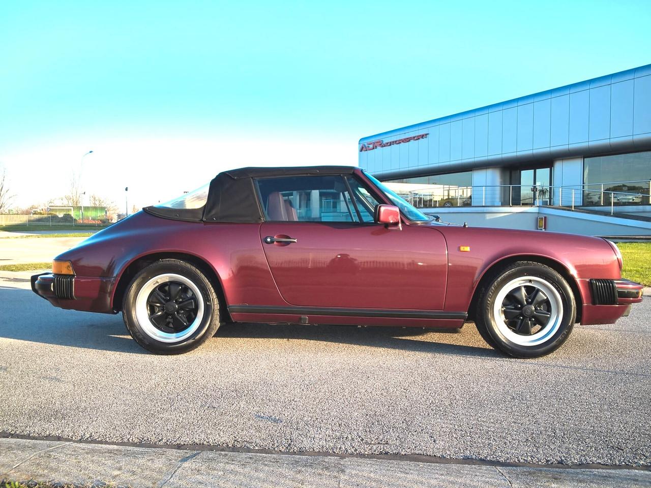 Porsche 911 Carrera 3.2 Cabriolet