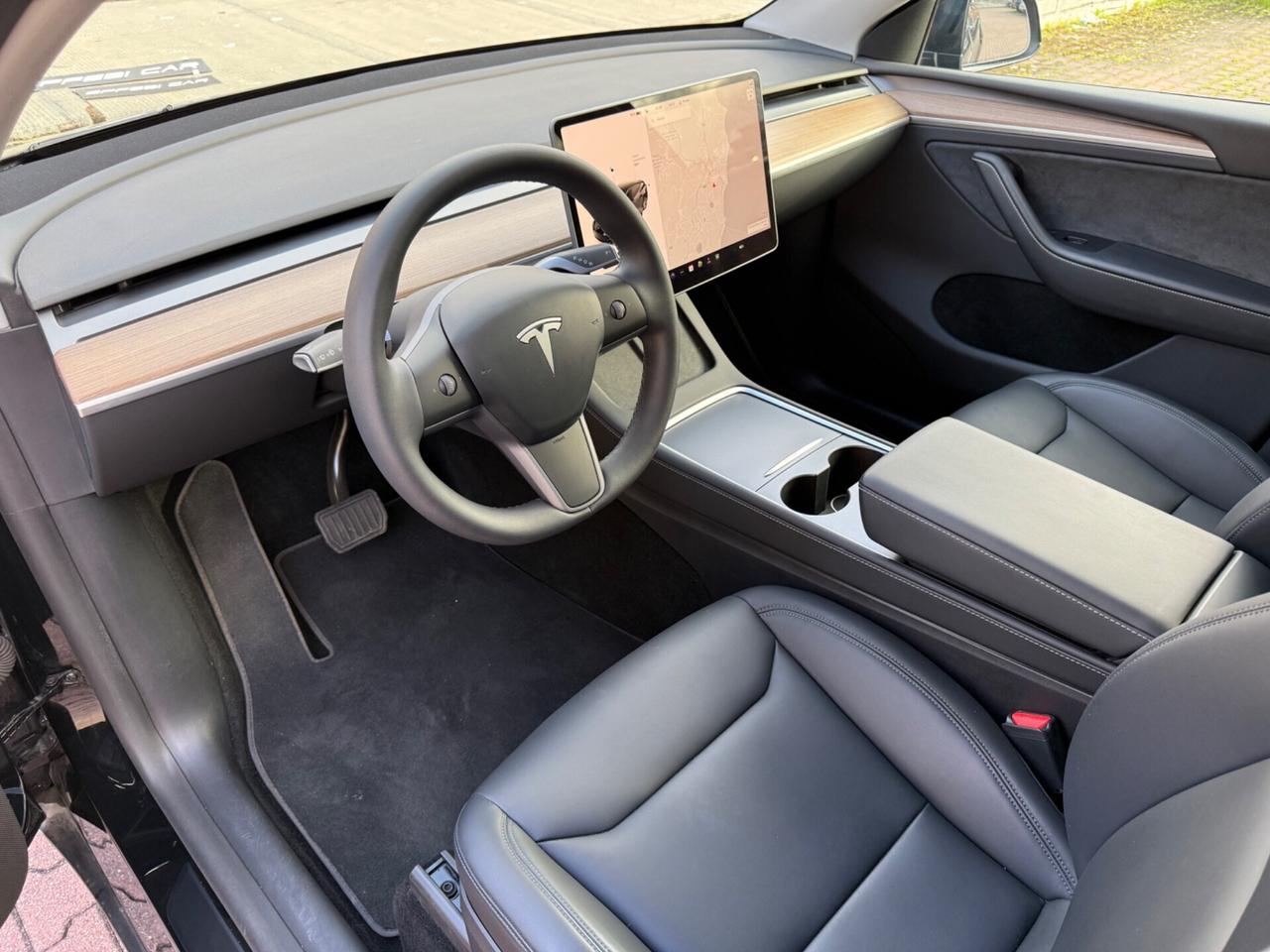 Tesla Model Y Dual Motor Long Range AWD