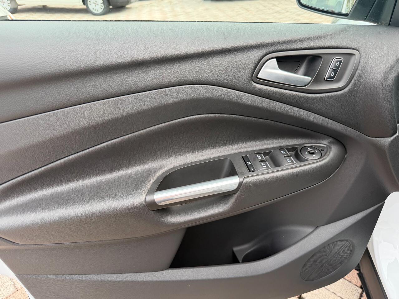 Ford Kuga 2.0 TDCI 120 CV S&S 2WD Titanium