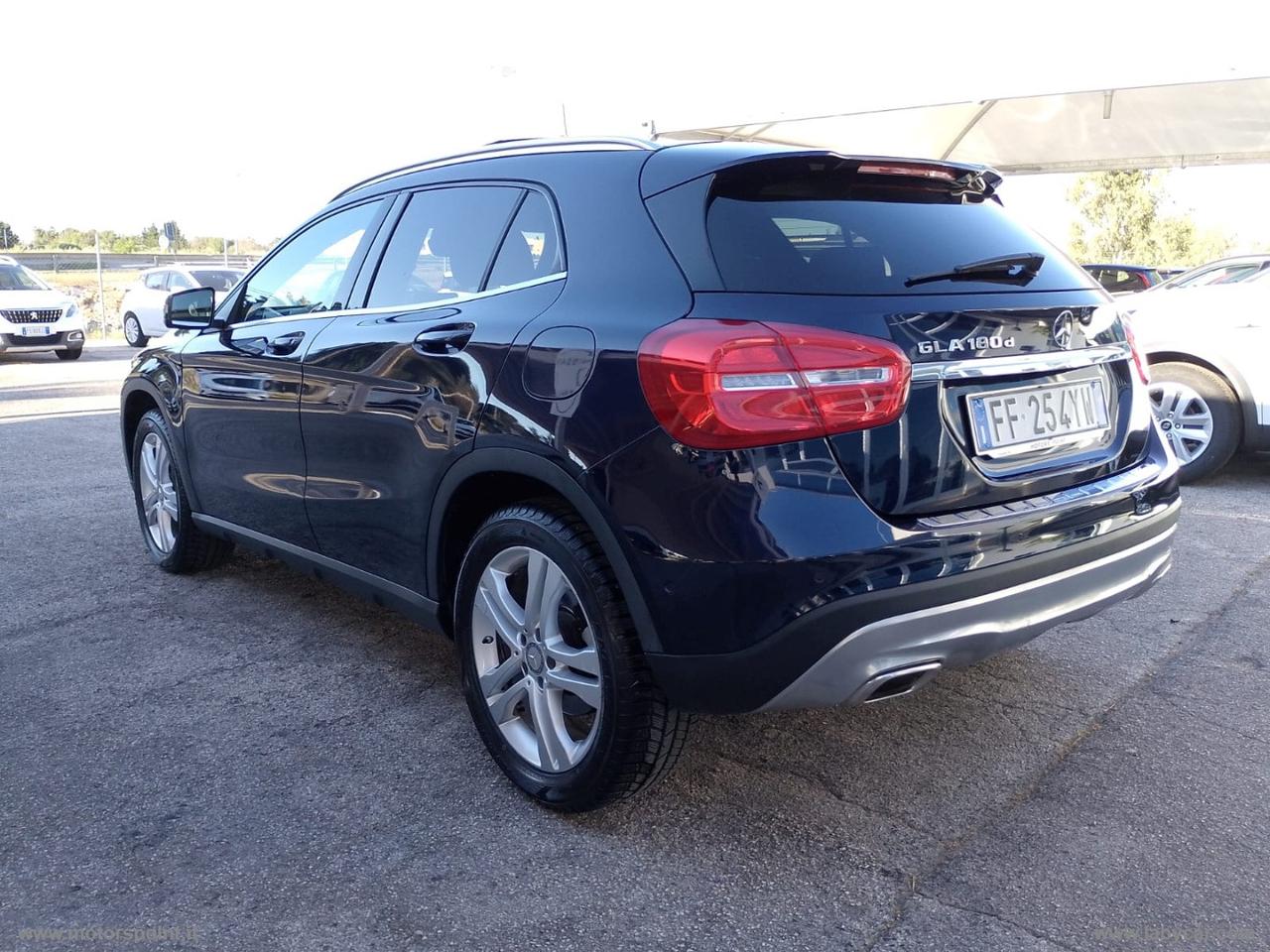 MERCEDES-BENZ GLA 180 d Automatic Sport *TETTO *PELLE