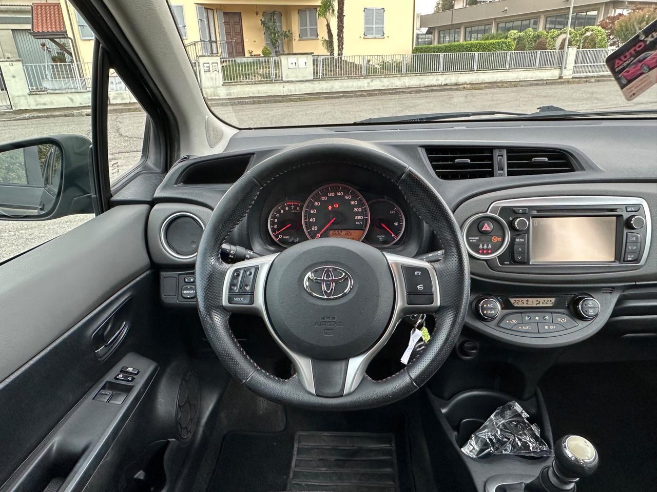 Toyota Yaris 1.3 Lounge (110.000KM!!) PREZZO 8490€