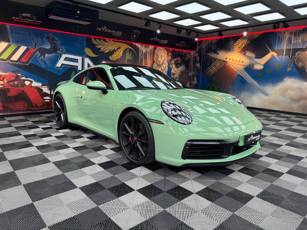 Porsche 911 Carrera 4S (966)