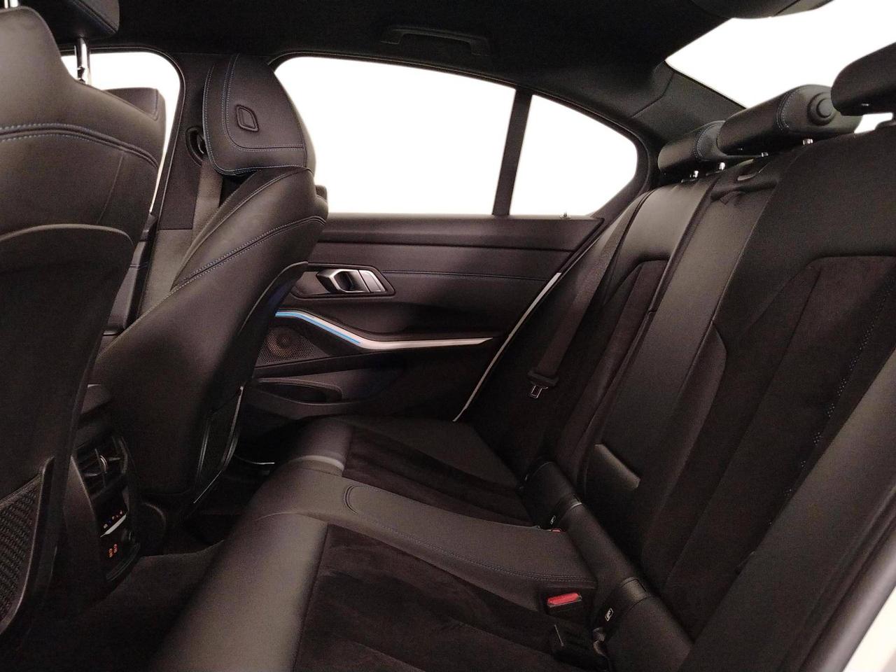 BMW Serie 3 318d Berlina MSport