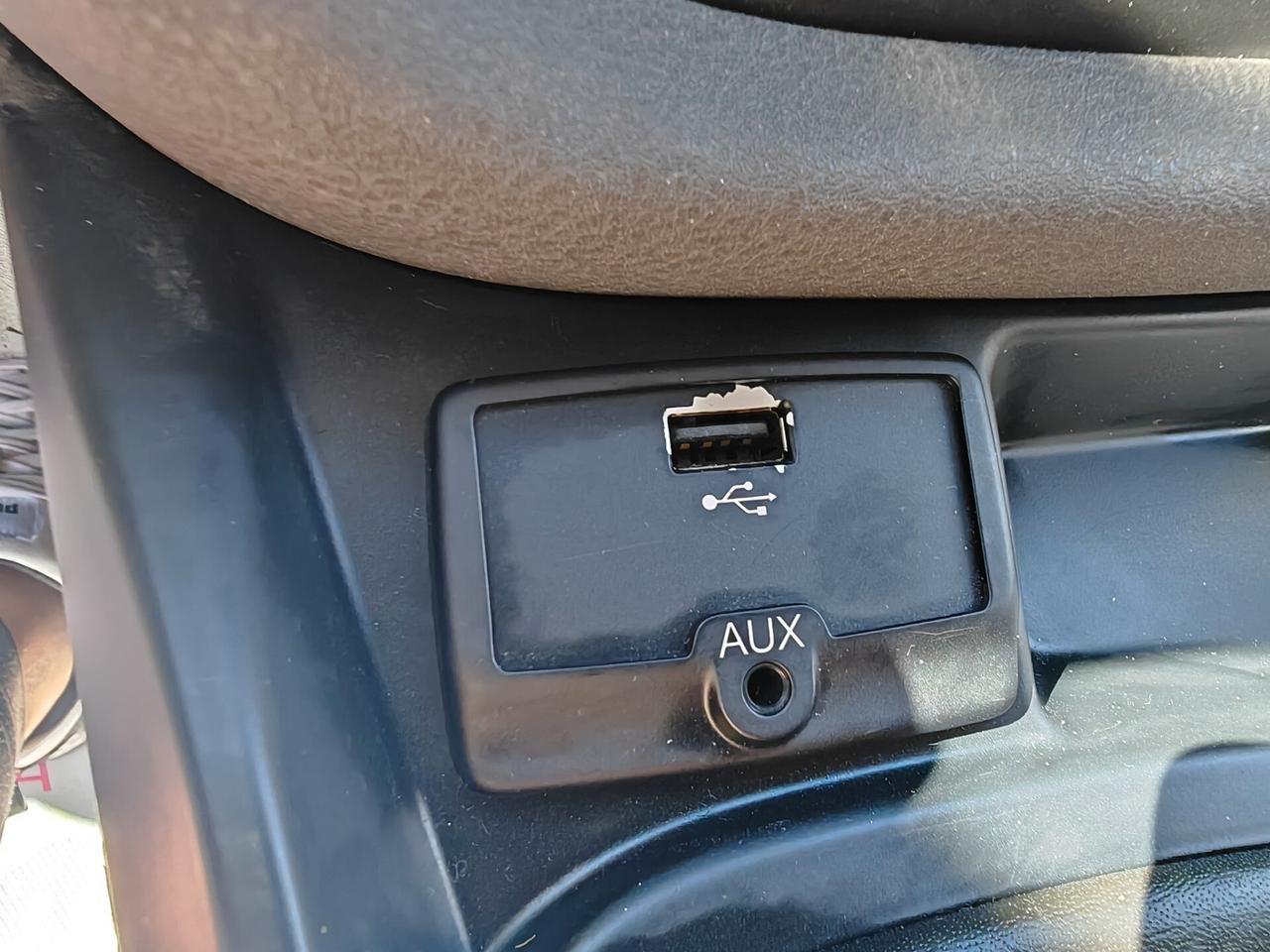 Fiat Dobló 1,6 diesel 04/2015 Cv105