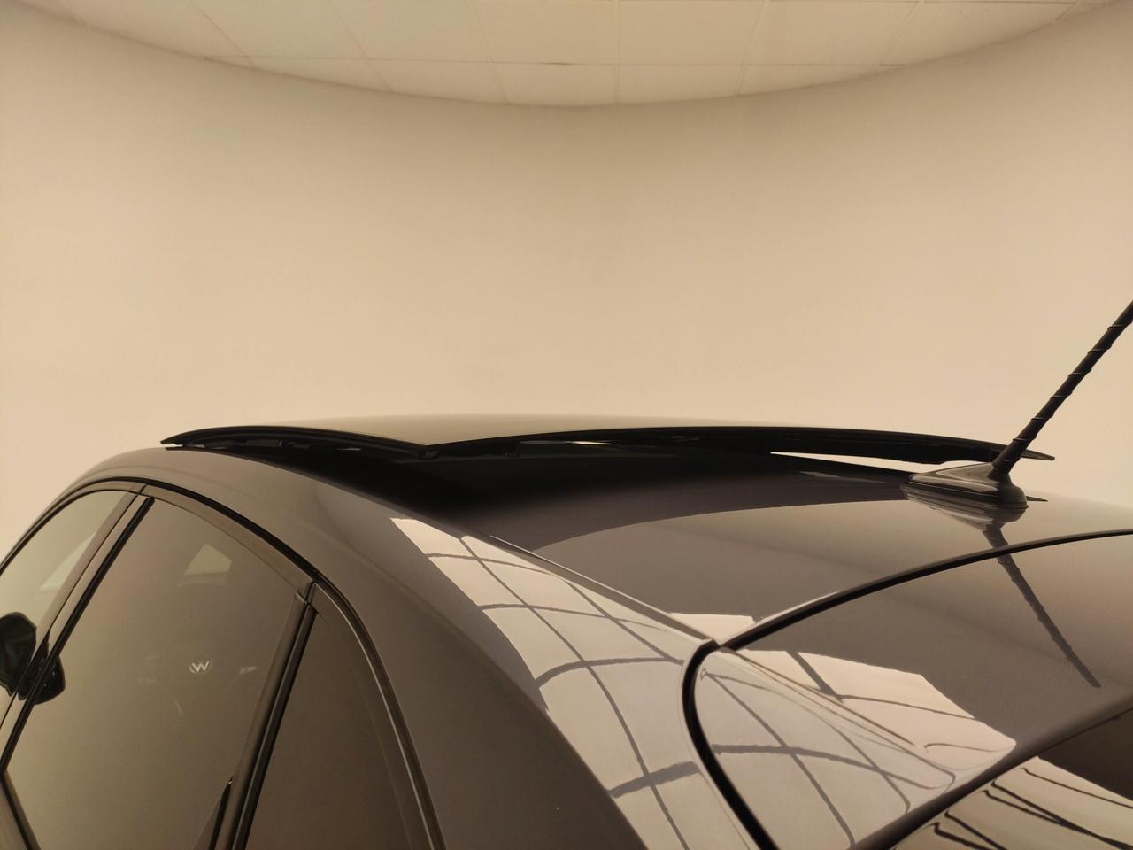 Volkswagen Taigo 1.0 TSI 110 CV DSG R-Line