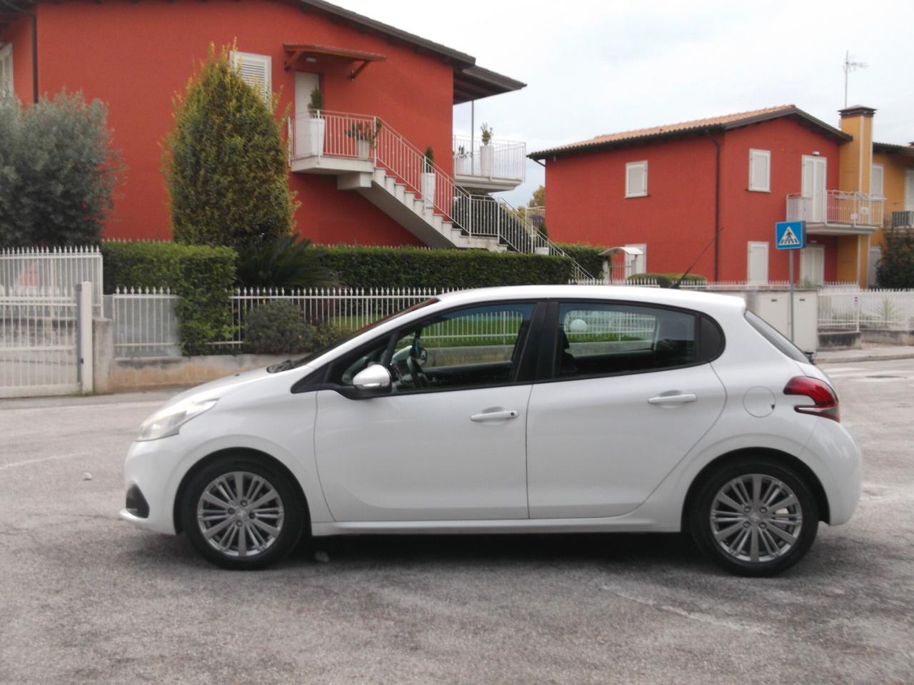 Peugeot 208 BlueHDi 1.6 Hdi Allure 2015