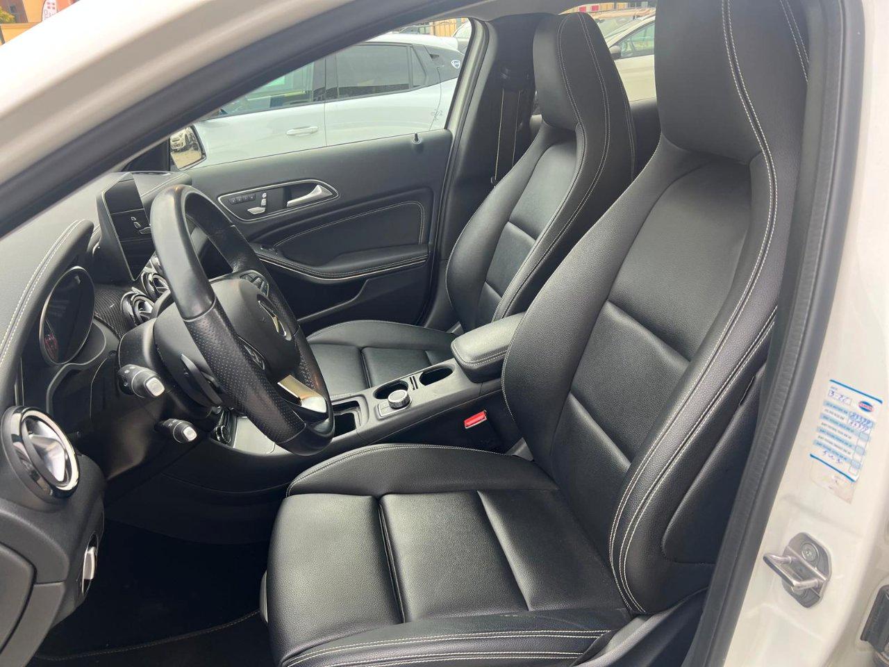 Mercedes GLA 180 Night Edition auto