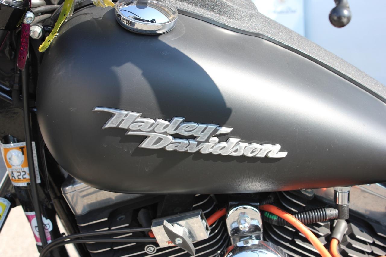 HARLEY-DAVIDSON DYNA STREET BOB