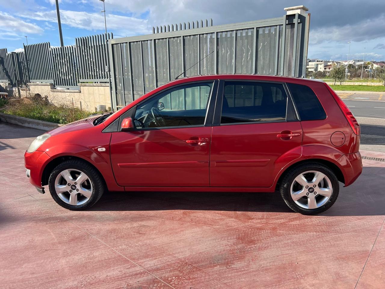 Ford Fiesta 1.4 TDCi 5p. Ghia