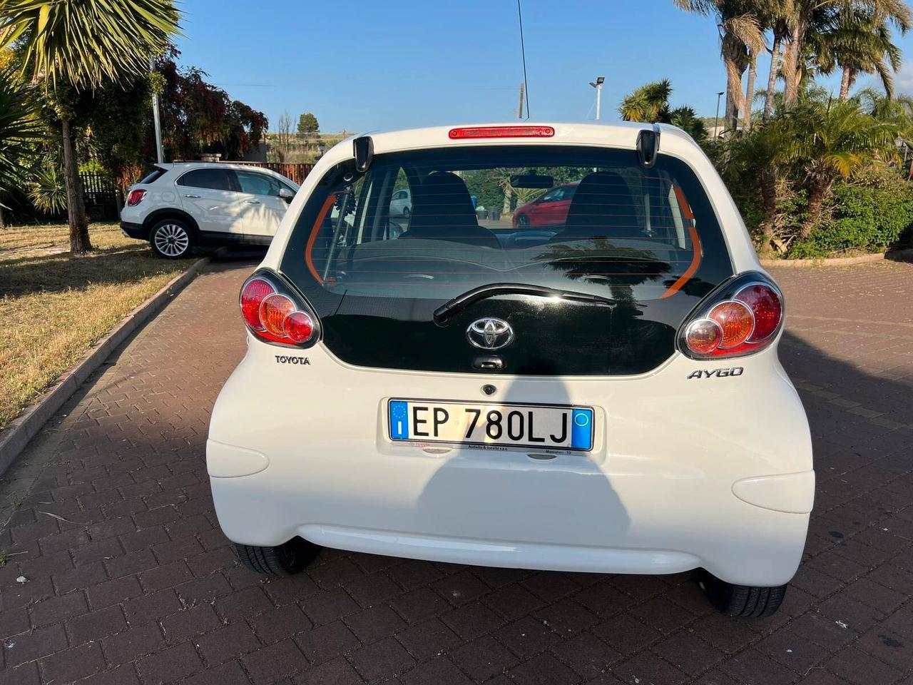 Toyota Aygo 1.0 12V VVT-i 5 porte Active Connect