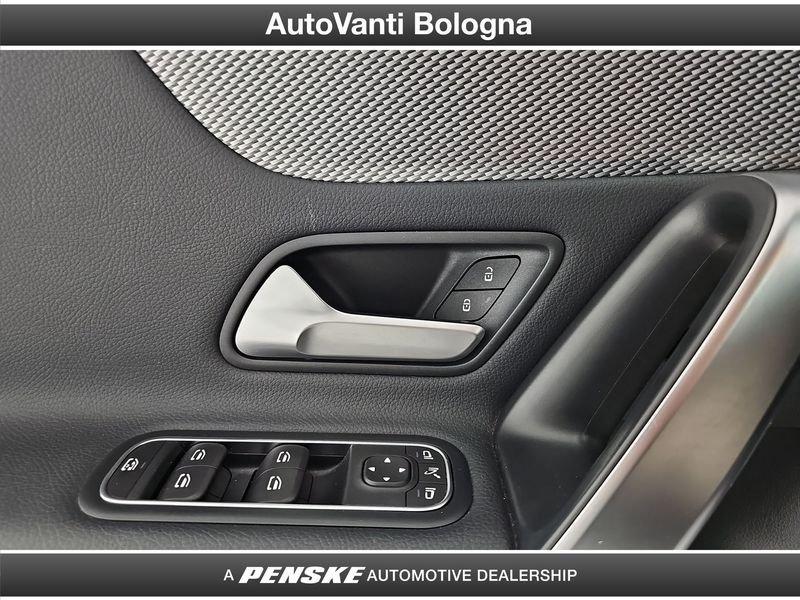 Mercedes-Benz CLA CLA Shooting Brake 180 d Night edition auto