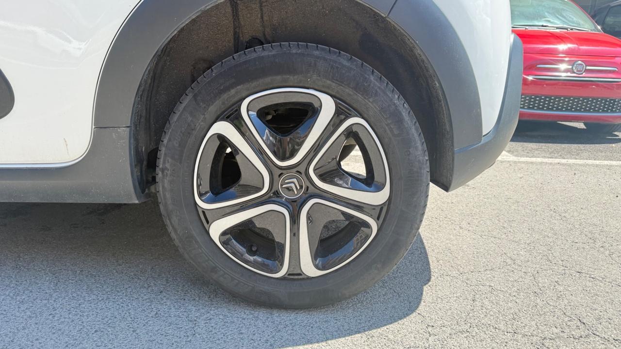 Citroen C3 PureTech 83 S&S Shine led car play pdc navi