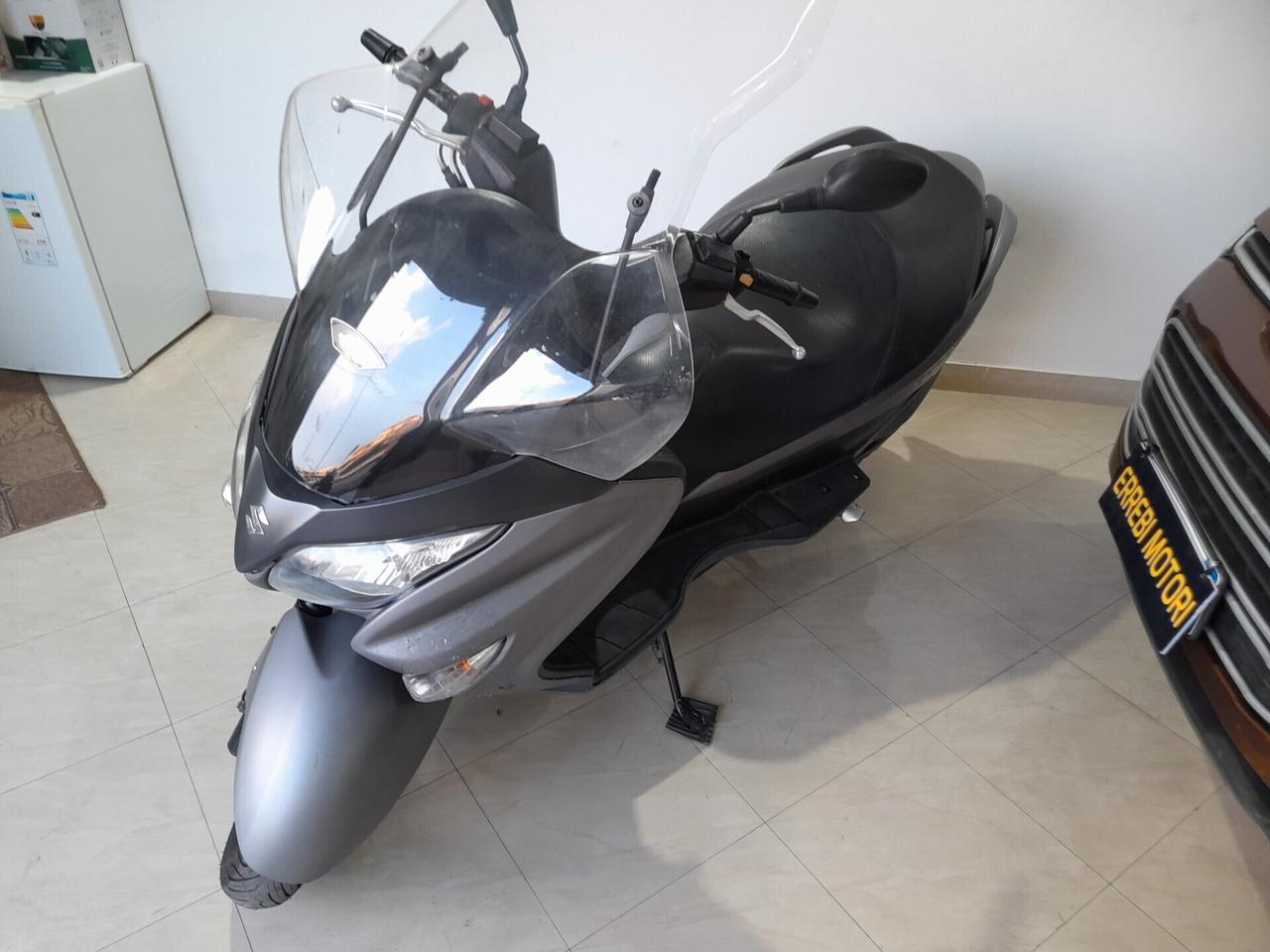 Suzuki Burgman 200 2025
