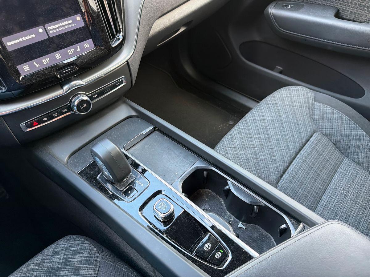 VOLVO XC60 2.0 b4 Core awd auto