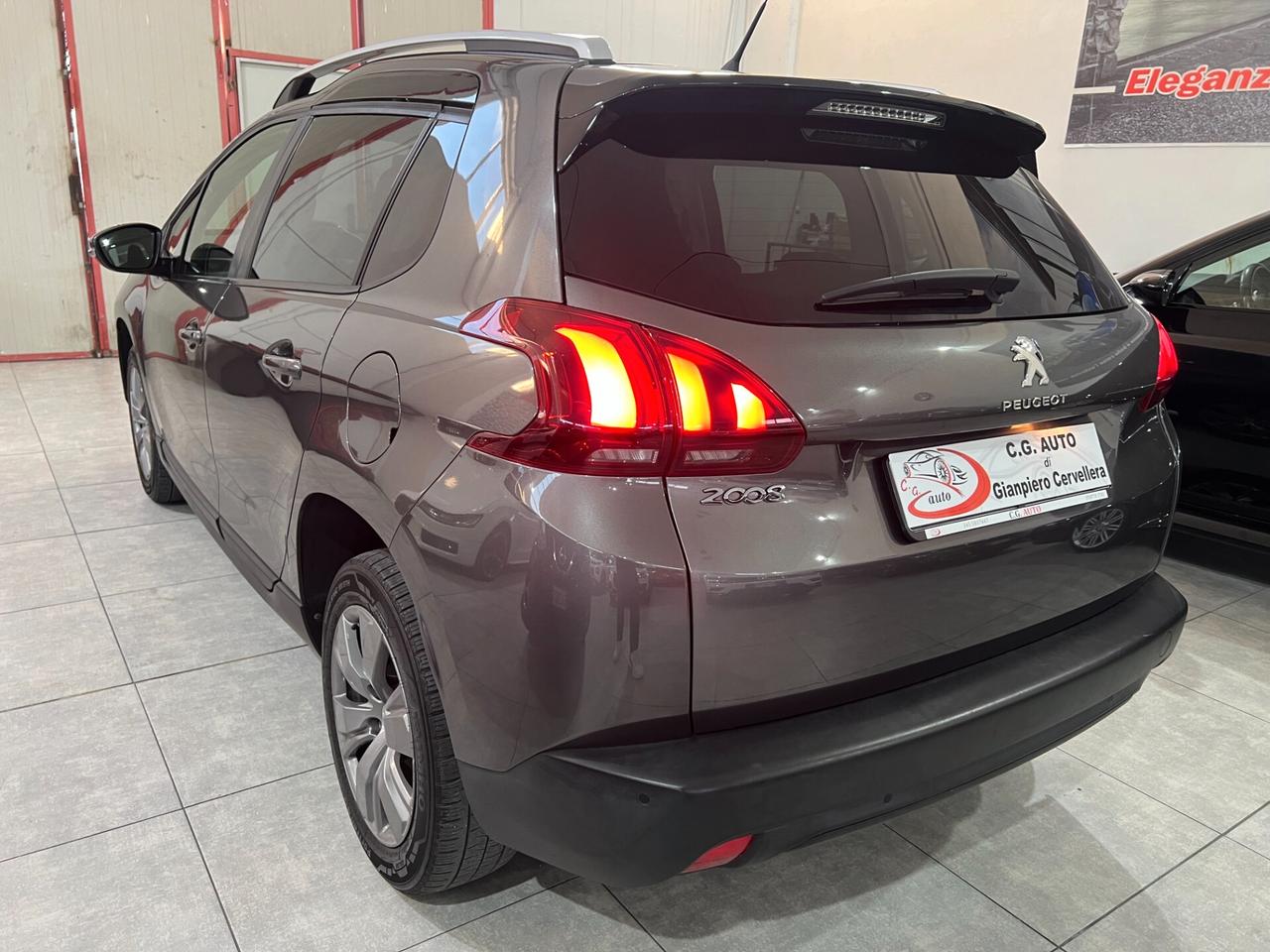 Peugeot 2008 1.6 100 CV - Black Matt - 2018