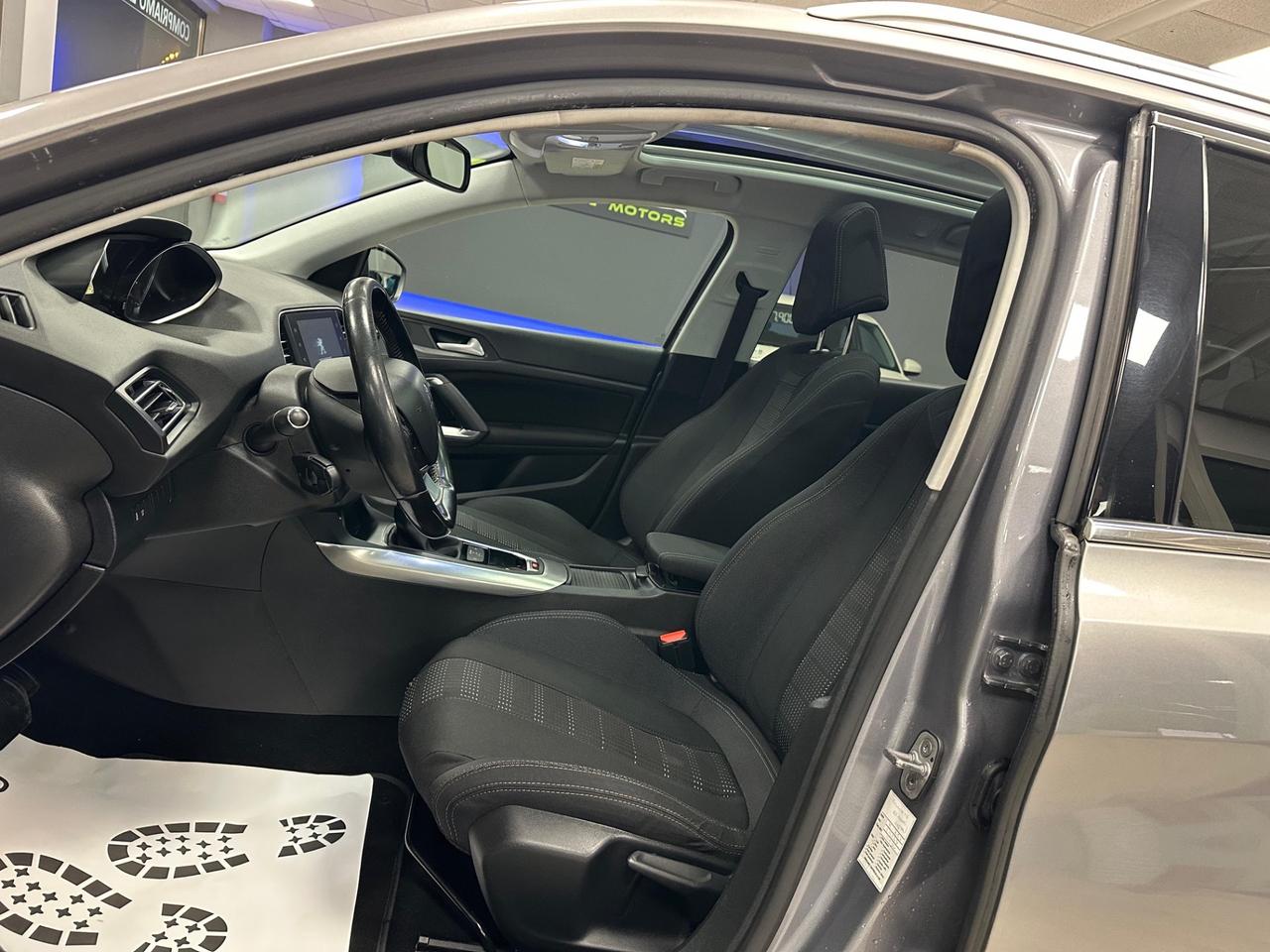 Peugeot 308 BlueHDi 120 S&S EAT6 SW Allure