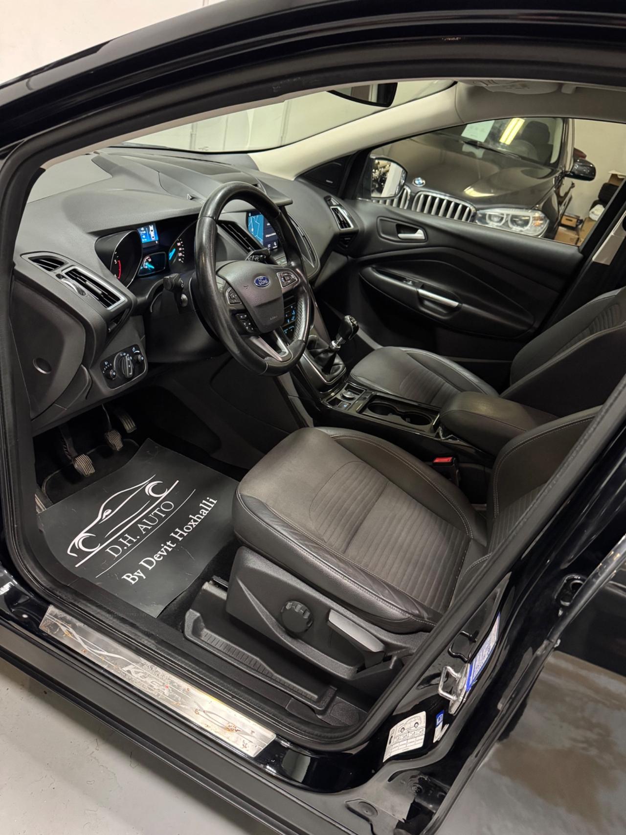 Ford Kuga 1.5 TDCI 120 CV S&S 2WD ST-Line