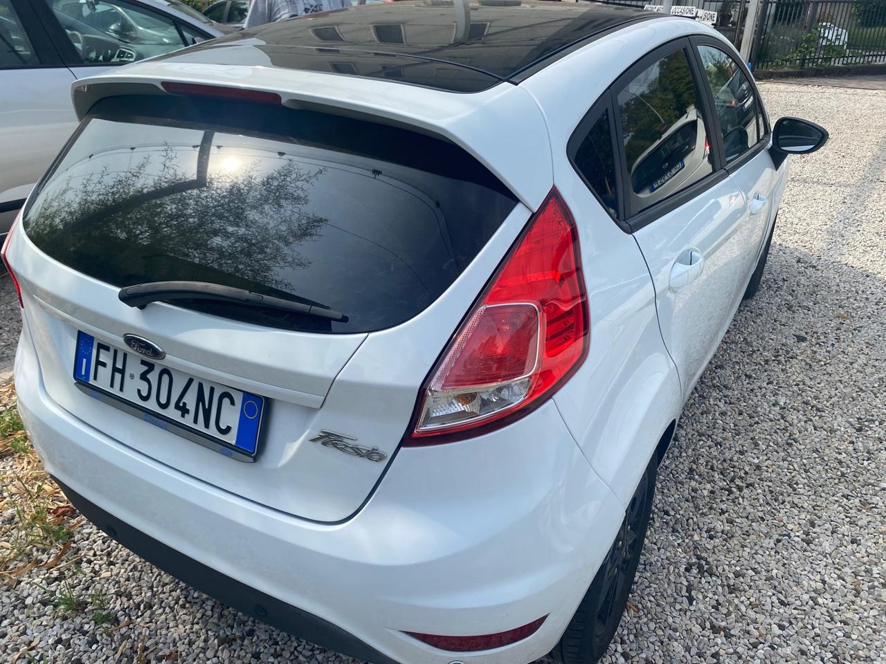 Ford Fiesta 1.5 TDCi 75CV 5 porte ST-Line NEOPATENTATI