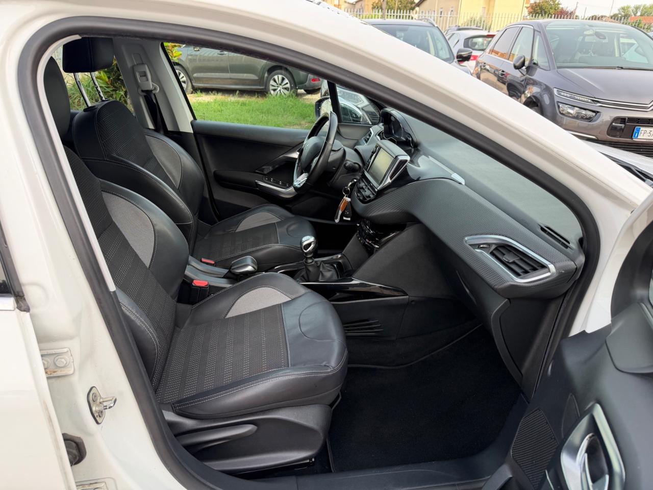 Peugeot 2008 BlueHDi 120 S&S Black Matt