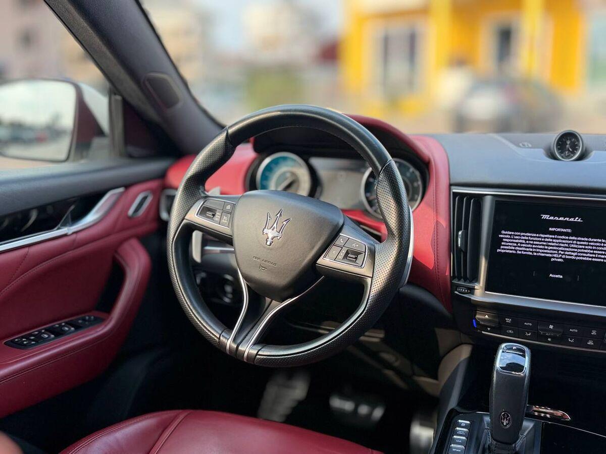 Maserati Levante 3.0 V6 Modena 350cv auto