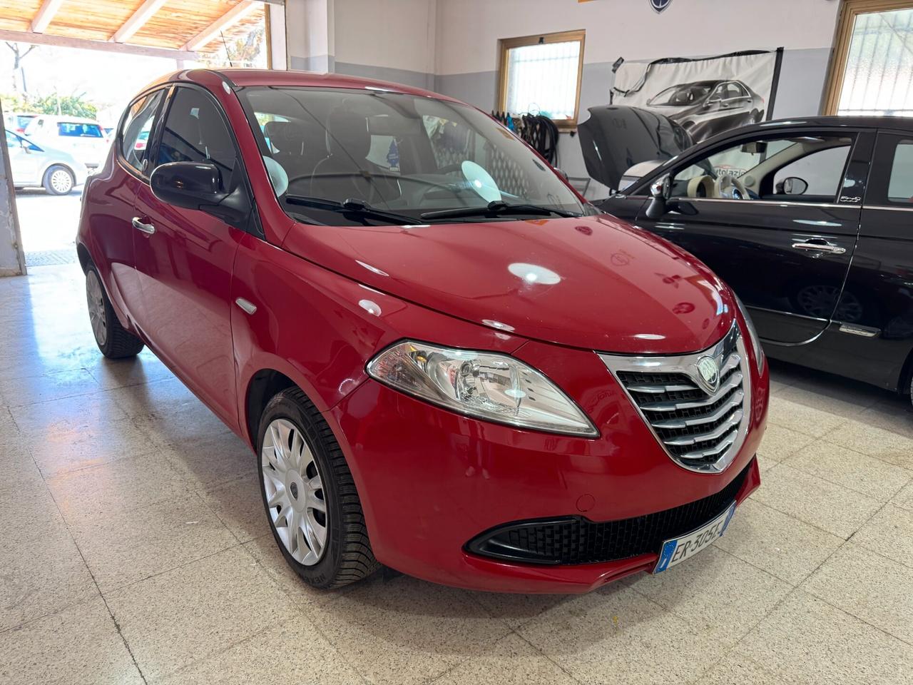 Lancia Ypsilon 1.2 69 CV 5 porte GPL Ecochic Silver