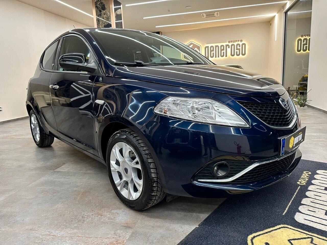 Lancia Ypsilon 1.2 69 CV 5 porte Gold 2016