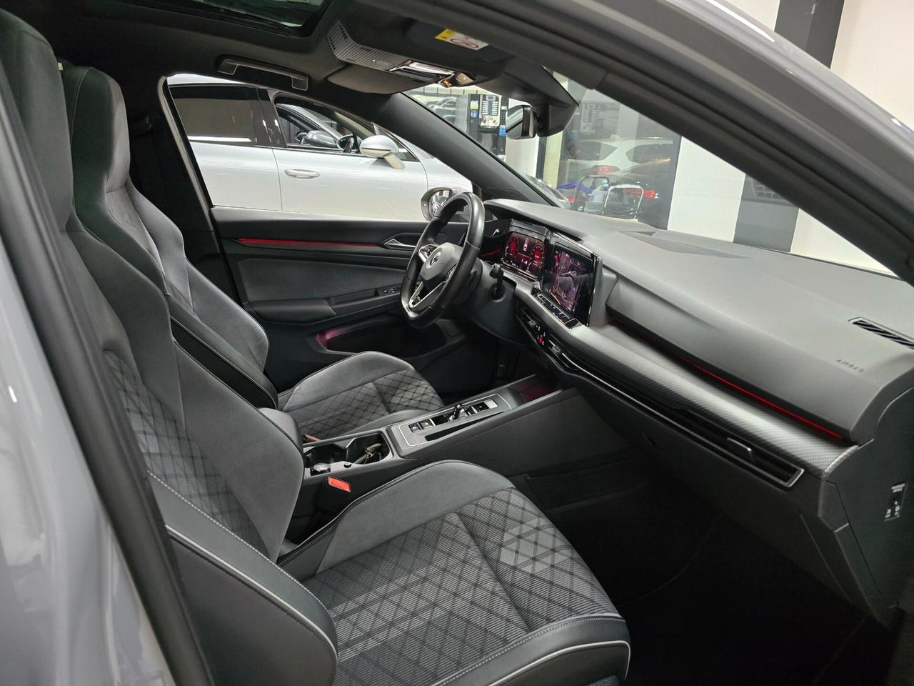 Volkswagen Golf 2.0 TDI 150 CV DSG SCR R-Line (Tetto panorama)