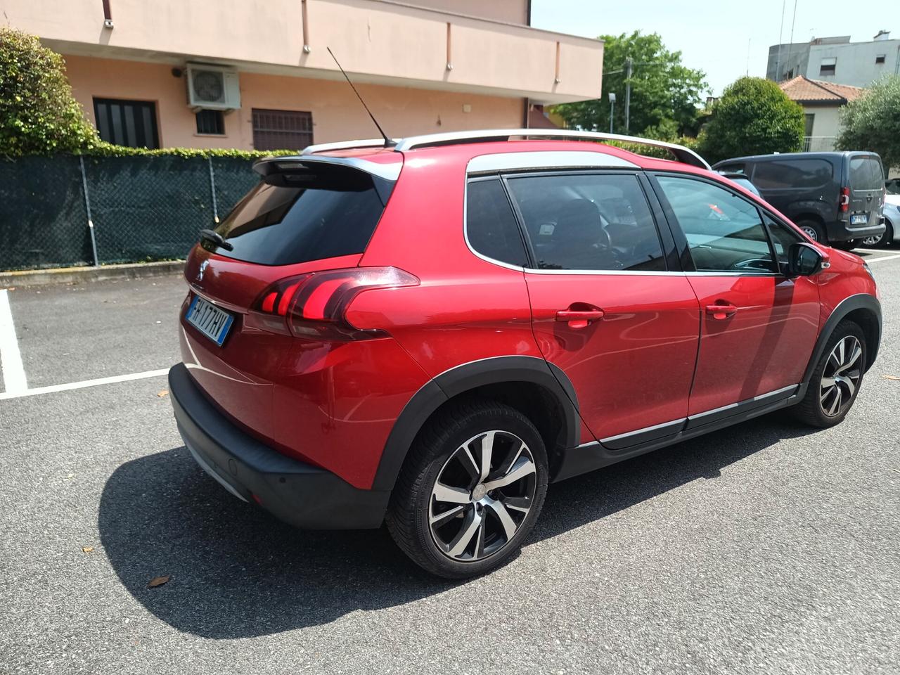 Peugeot 2008 BlueHDi 100 Allure