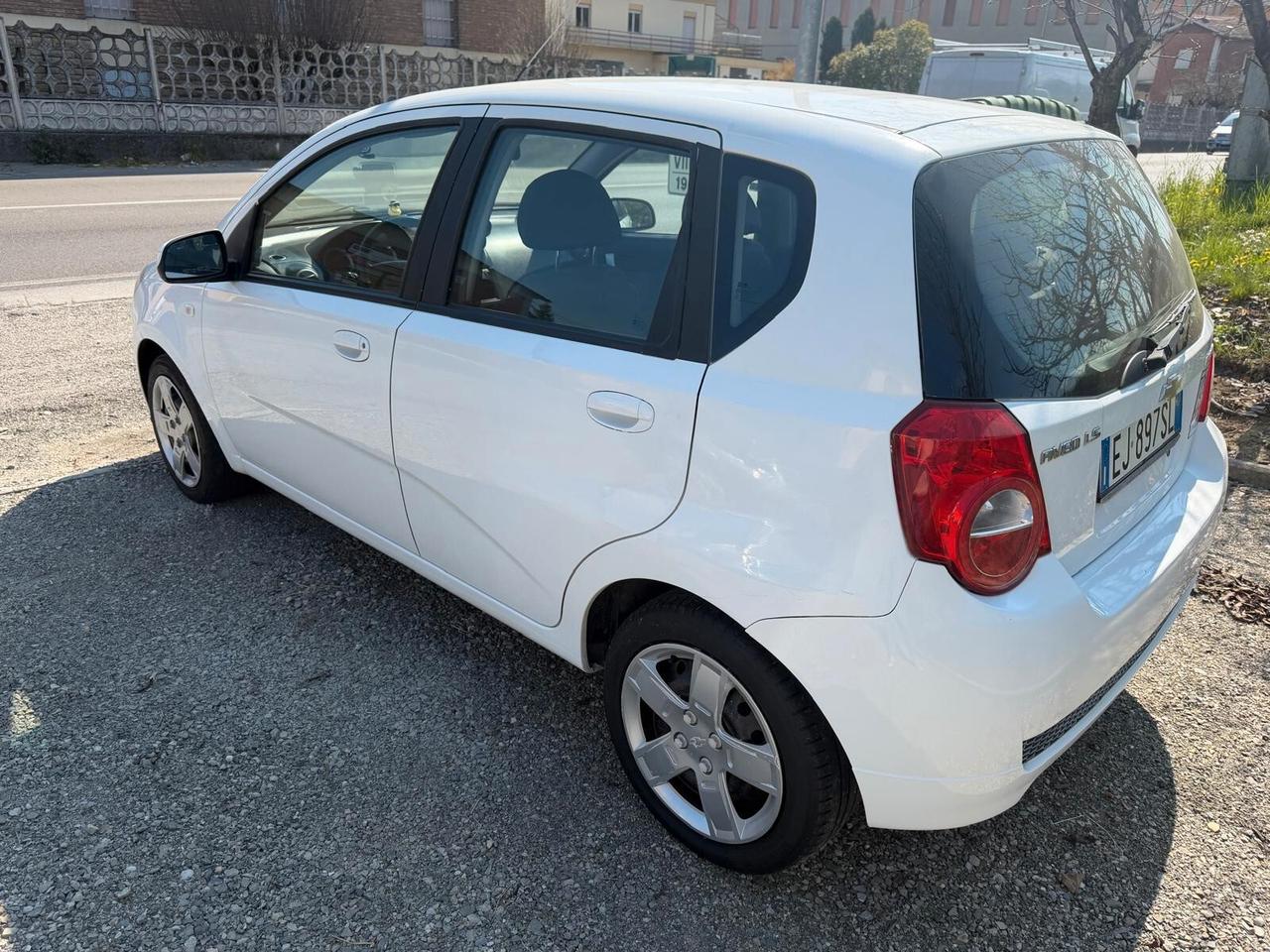 Chevrolet Aveo 1.2 5P. LT GPL