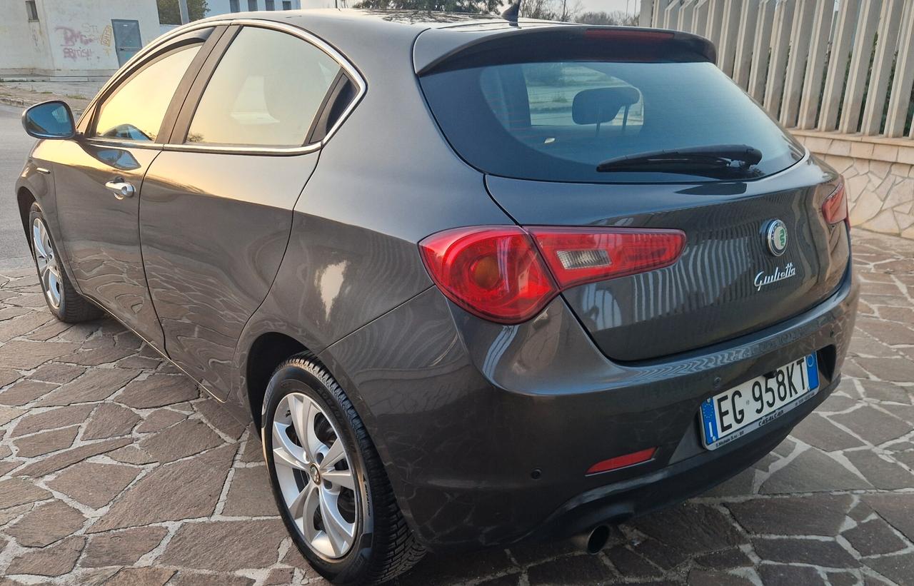 Alfa Romeo Giulietta 1.6 JTDm-2 105 CV Distinctive