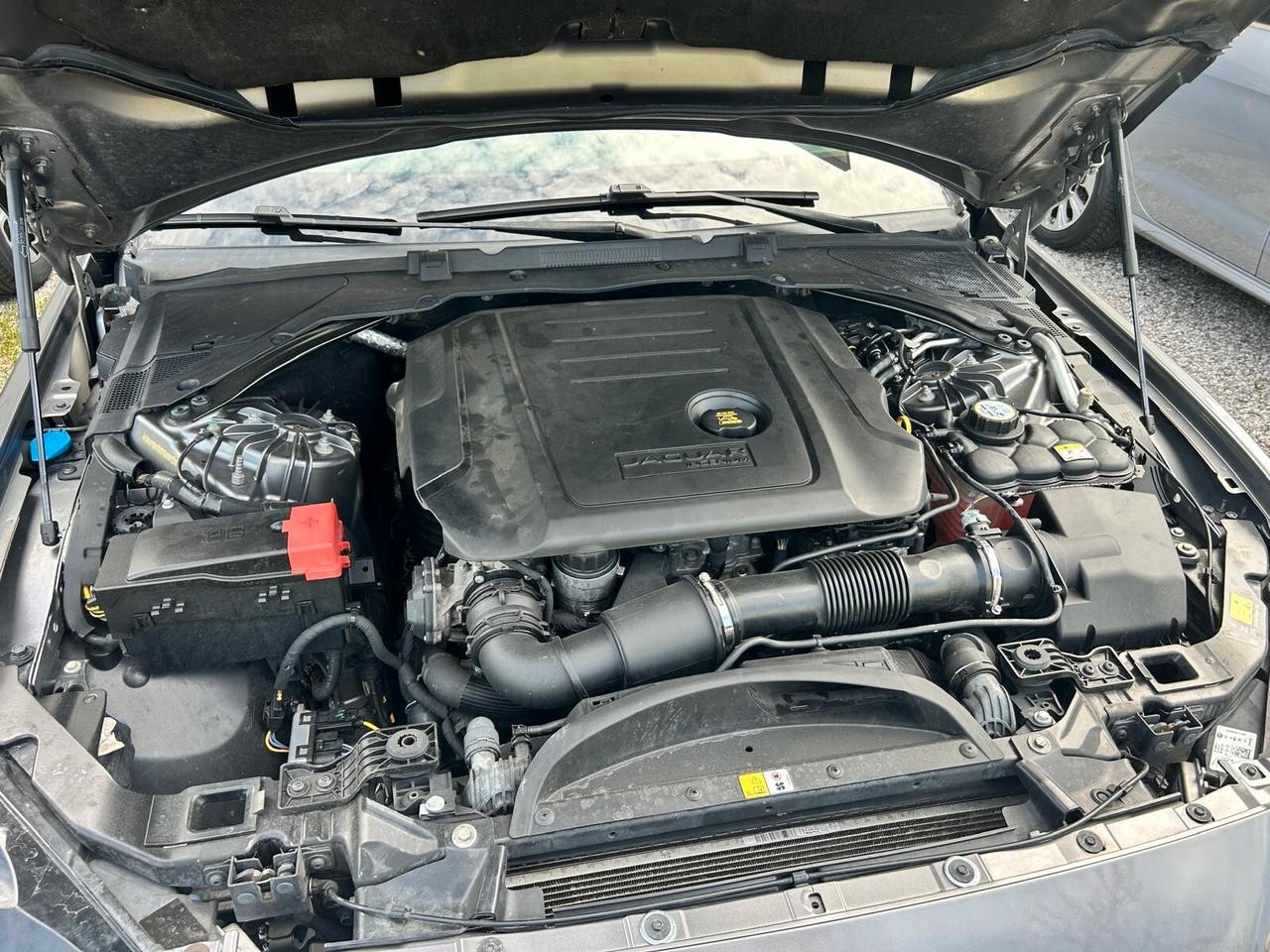 Jaguar XE 2.0 D Turbo aut. Portfolio