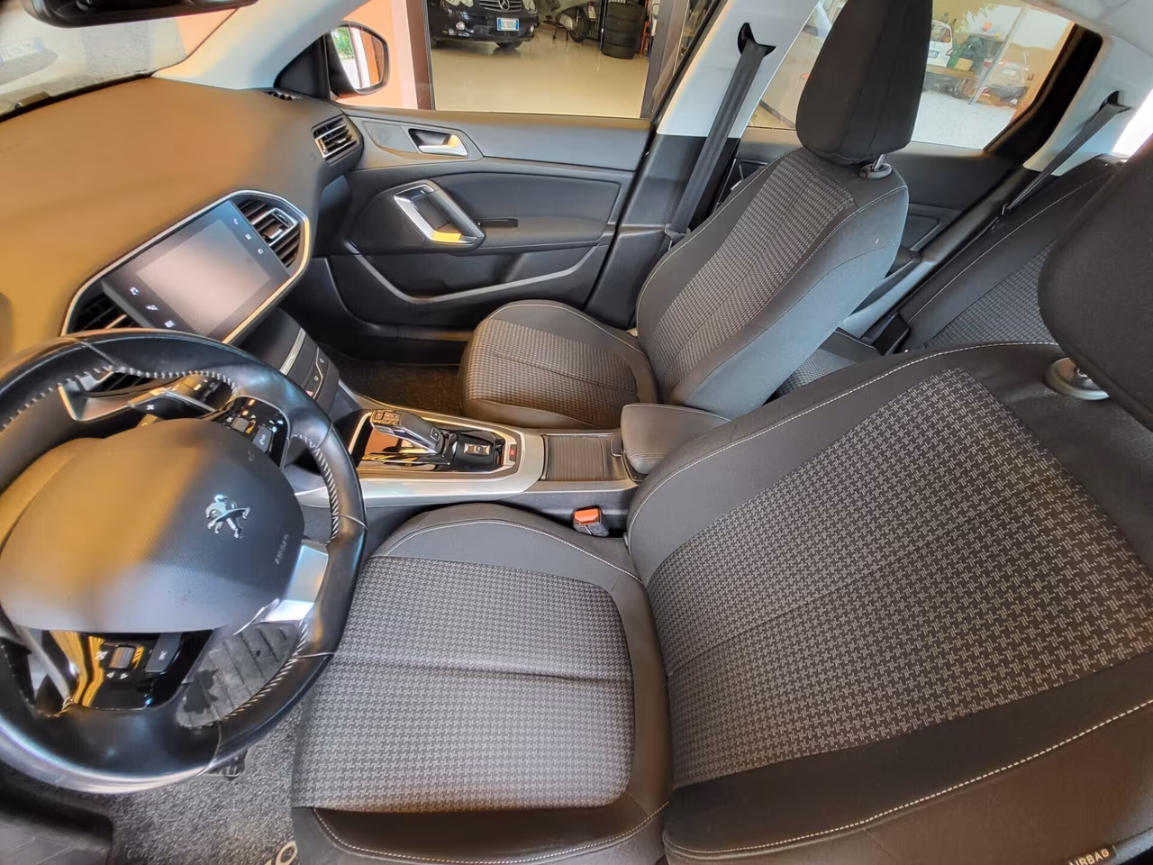 Peugeot 308 BlueHDi 130 S&S EAT8 SW Business