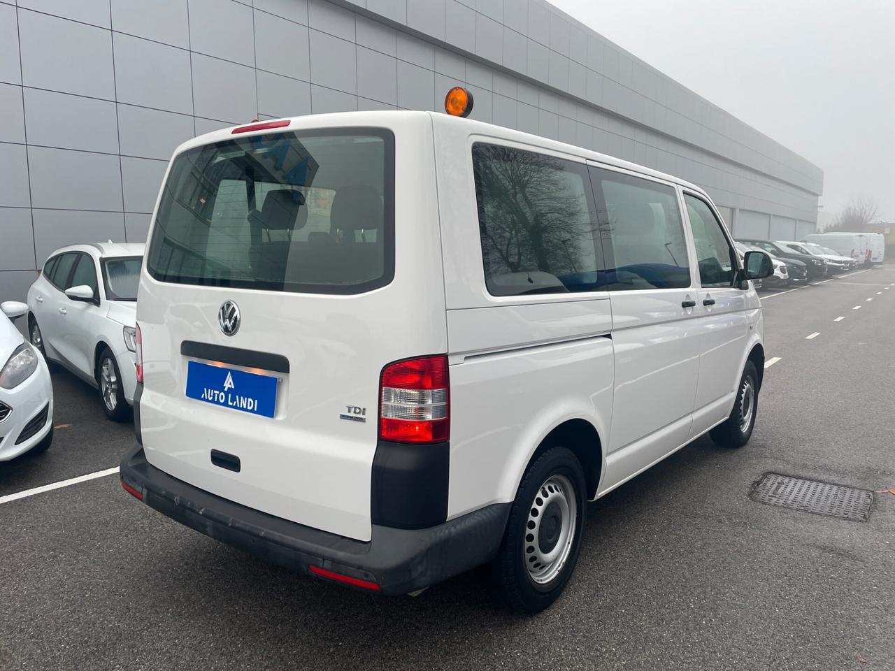 Volkswagen T5 Transporter 262.0 tdi 84cv Economy 9 POSTI