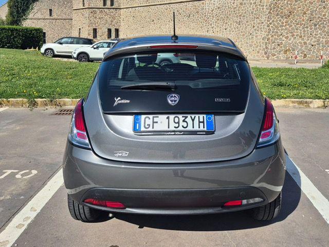 LANCIA Ypsilon 1.0 FireFly 5 porte S&S Hybrid Ecochic Silver