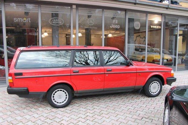 VOLVO 240 2.0 cat Station Wagon Polar