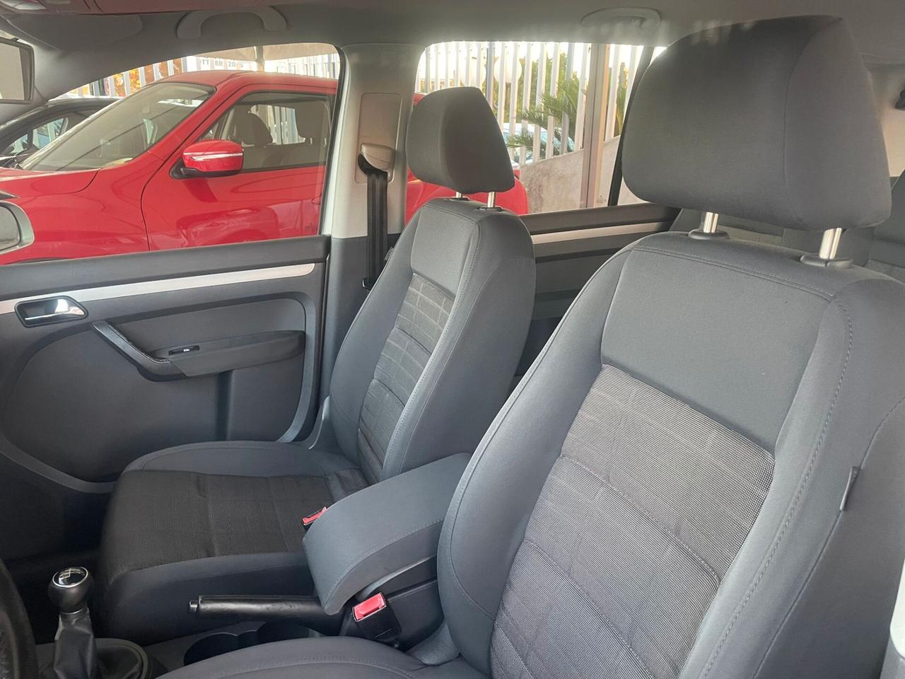 Volkswagen Touran 2.0 TDI Highline 7 POSTI