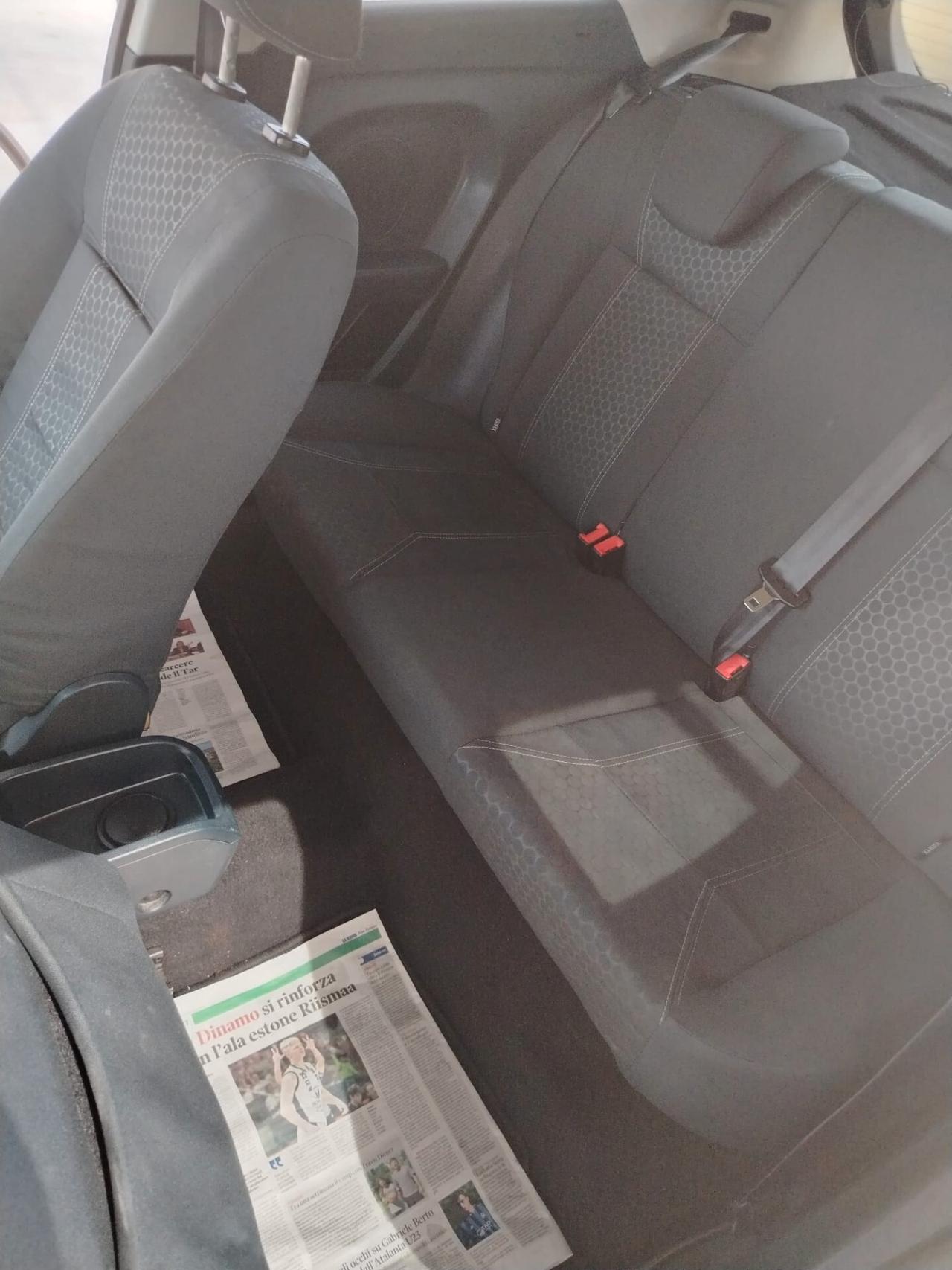Ford Fiesta 1.4 TDCi 70CV 3 porte Titanium 2012