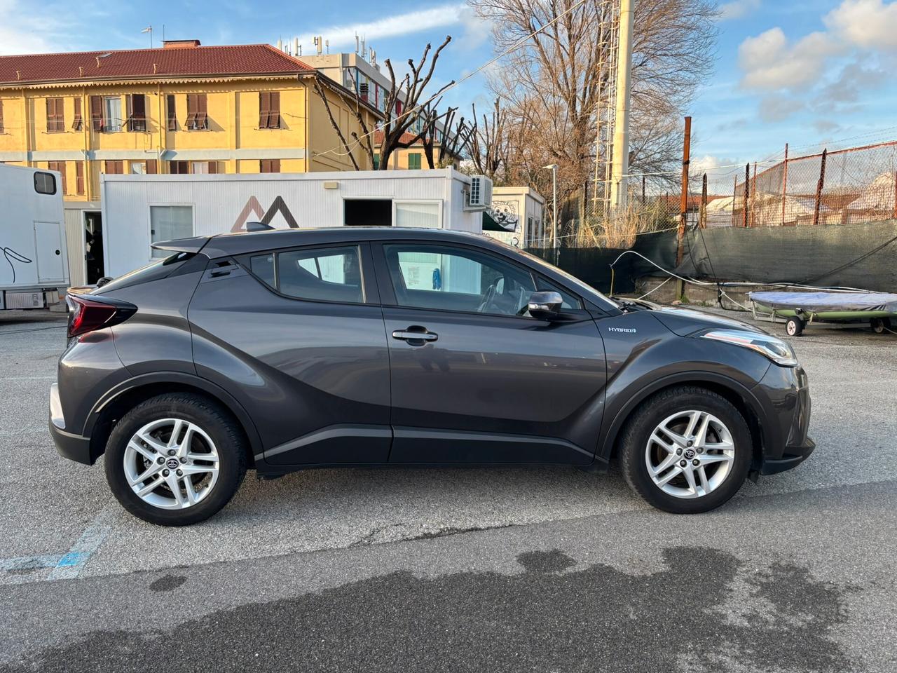 Toyota C-HR 1.8 Hybrid E-CVT Business