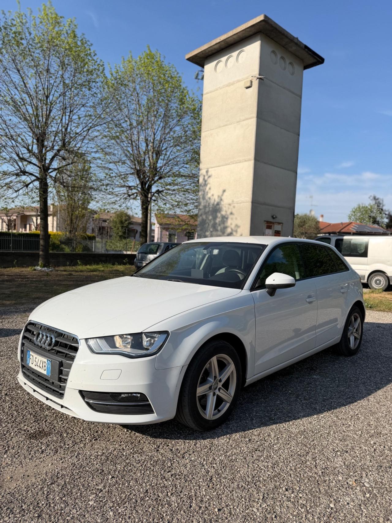 Audi A3 1.6 TDI clean diesel S tronic Ambition