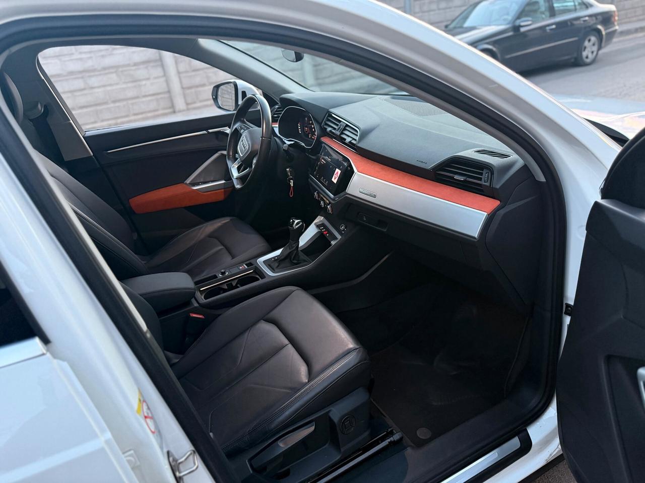 Audi Q3 35 TDI quattro S tronic/TETTO/PELLE/FULL
