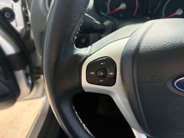 FORD Fiesta 1.2 82CV 5 porte OK NEOPATENTATI EURO 5 BENZINA