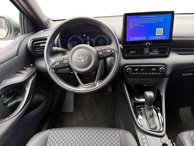 Toyota Yaris Yaris 1.5h 130 Lounge