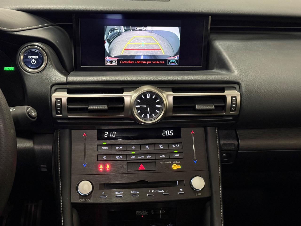 Lexus RC 300h Hybrid F Sport