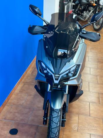 SYM ADX300 tua a soli 52 euro al mese