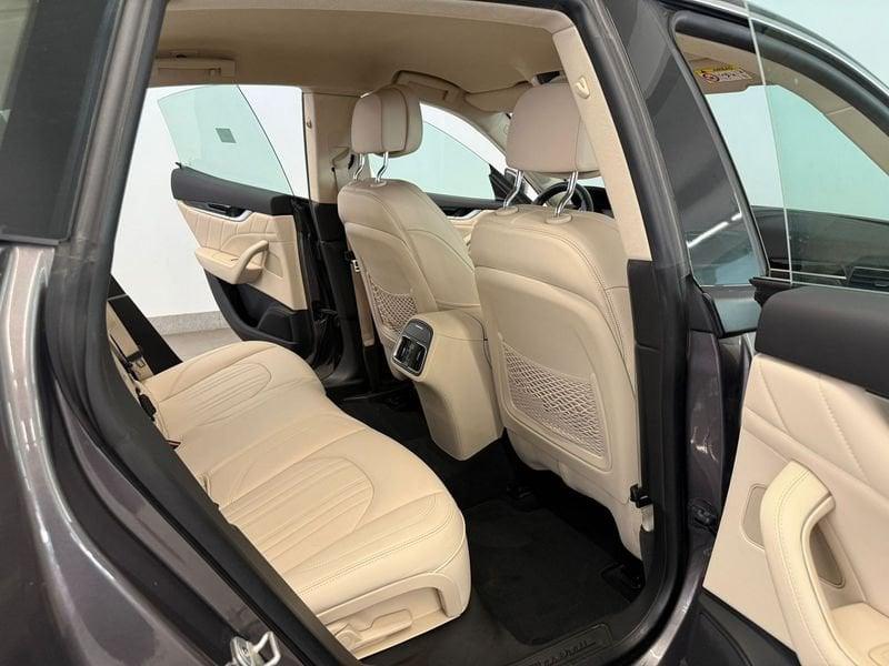 Maserati Levante 330 CV MHEV GT INTERNI BIANCHI