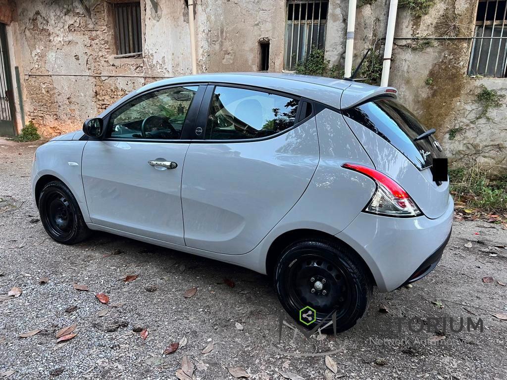 Lancia Ypsilon 5 Porte Ypsilon 1.2 Silver ecochic Gpl 69cv