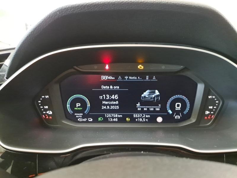 AUDI Q3 45 TFSI e S tronic Business