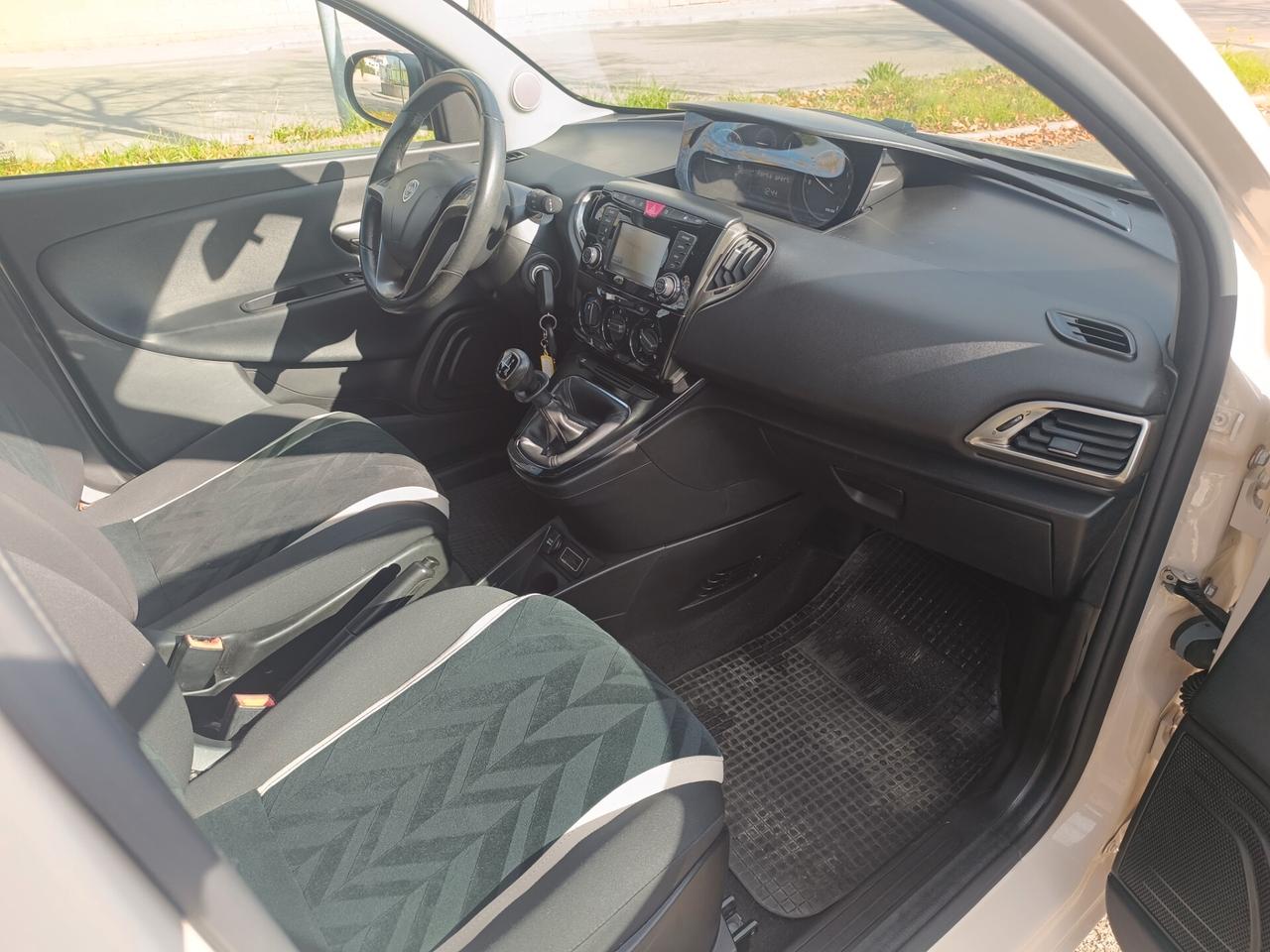 Lancia Ypsilon 1.2 NAVIGATORE SOLO 73.000 KM